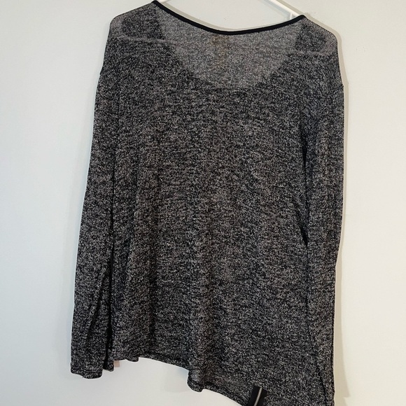 Chenault Blouse. Metallic Sheer Body. Asymmetrical Hem w/ Side Zipper. Size XL. - Picture 5 of 6